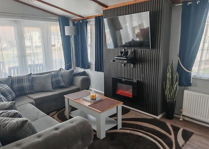 Dog Friendly 8 Berth Lodge, 600 Yard\'S From The Beach In Hunstanton