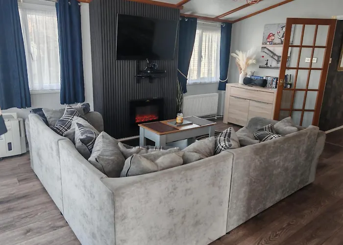 Dog Friendly 8 Berth Lodge, 600 Yard\'S From The Beach In Hunstanton